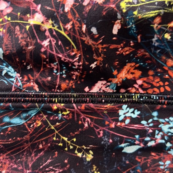 Lululemon Sports Flow Y Bra Size 2 - Picture 5 of 8